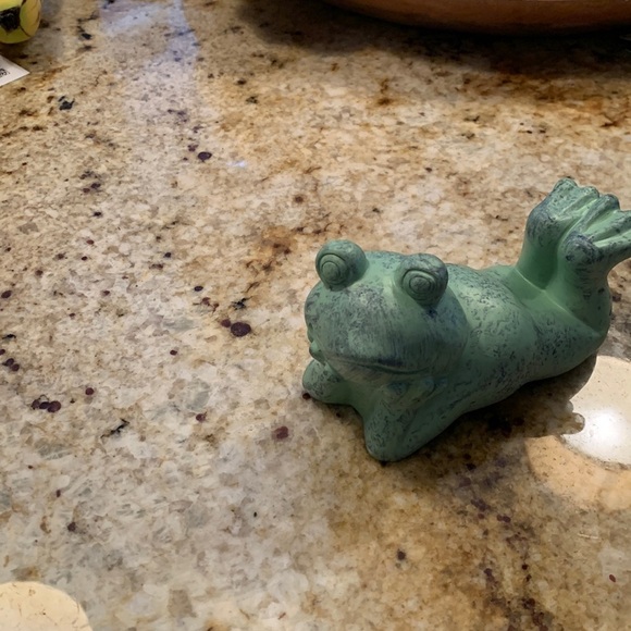Ceramic garden Frog - Picture 1 of 4